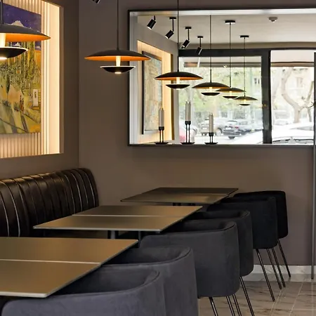 Urban Frame Acropolis فندق 3*